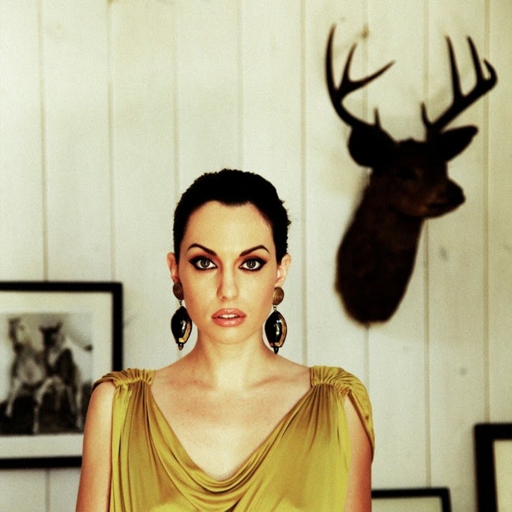 Meet your Posher, Elizabeth